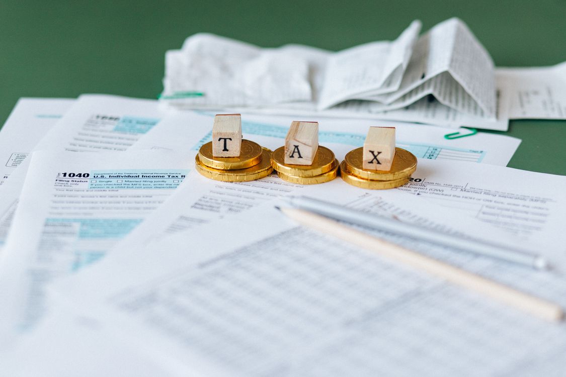 Zbieg tytułów do ubezpieczeń ZUS 2026 — umowa o pracę i zlecenie